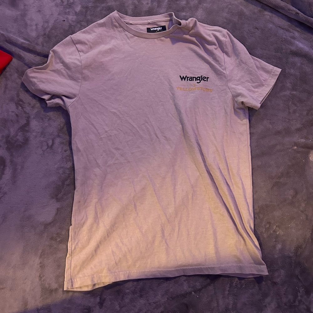 wrangler yellowstone tee💛